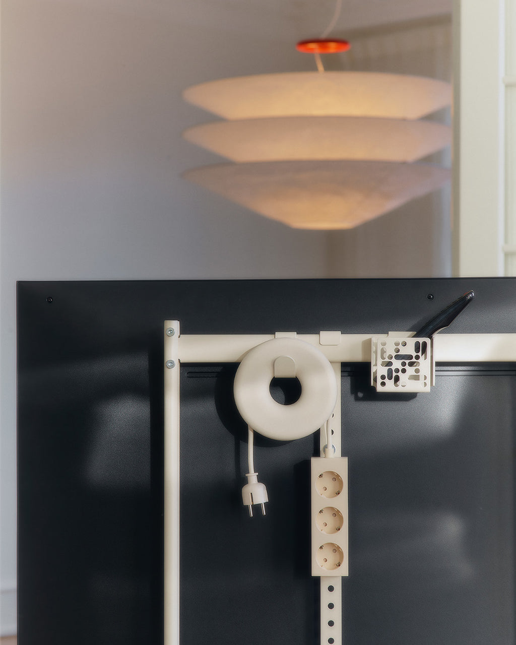 Pedestal Cable Bagel Cable Managers 007 Pearl