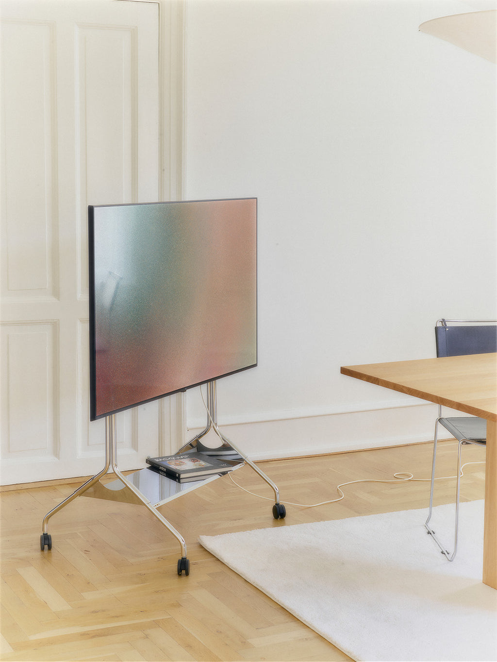 Pedestal Moon Rollin' Tall TV Stands 020 Chrome