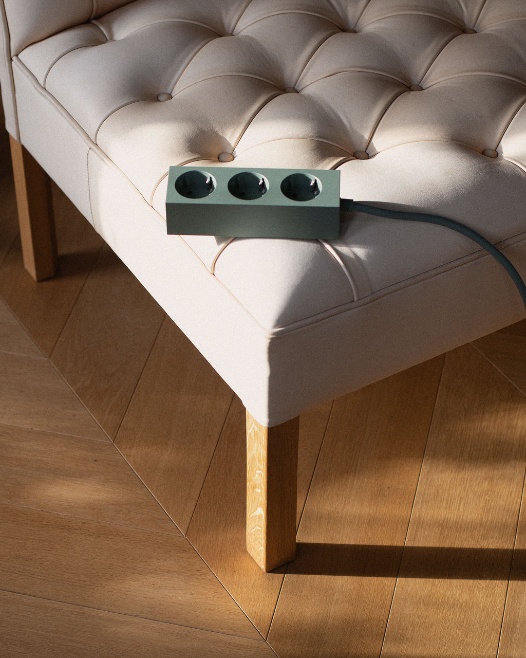 Pedestal Power Bar 2 meters Power Bar 019 Mossy Green